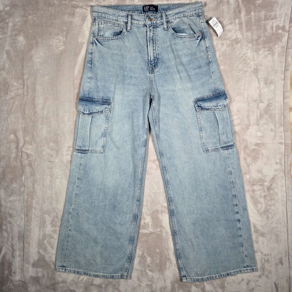 GAP NWT High Rise Wide Leg Cargo Jeans Women’s 10/30 Short Light Wash - Picture 2 of 13